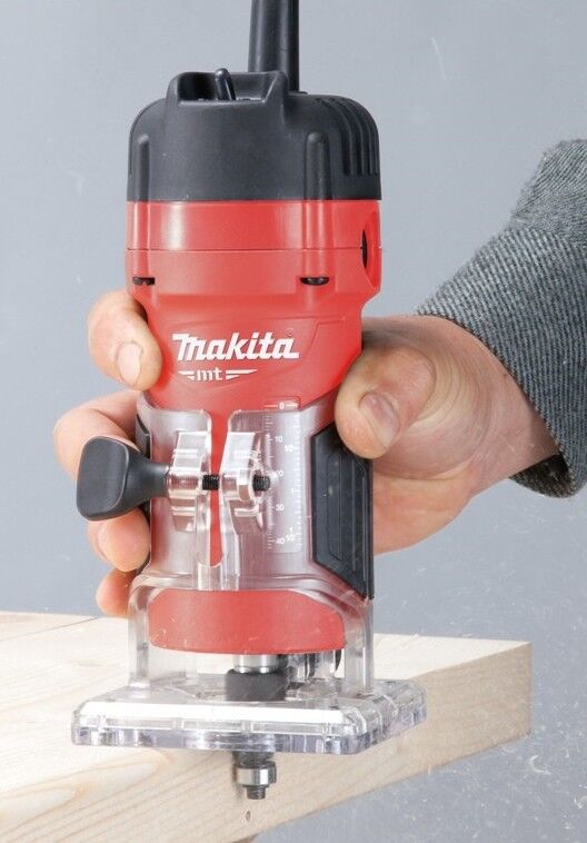 Фрезер Makita M3700